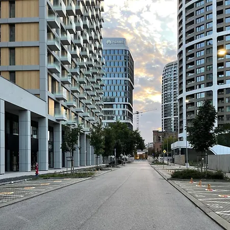 Metropolis Executive 24-7 Check In דירה